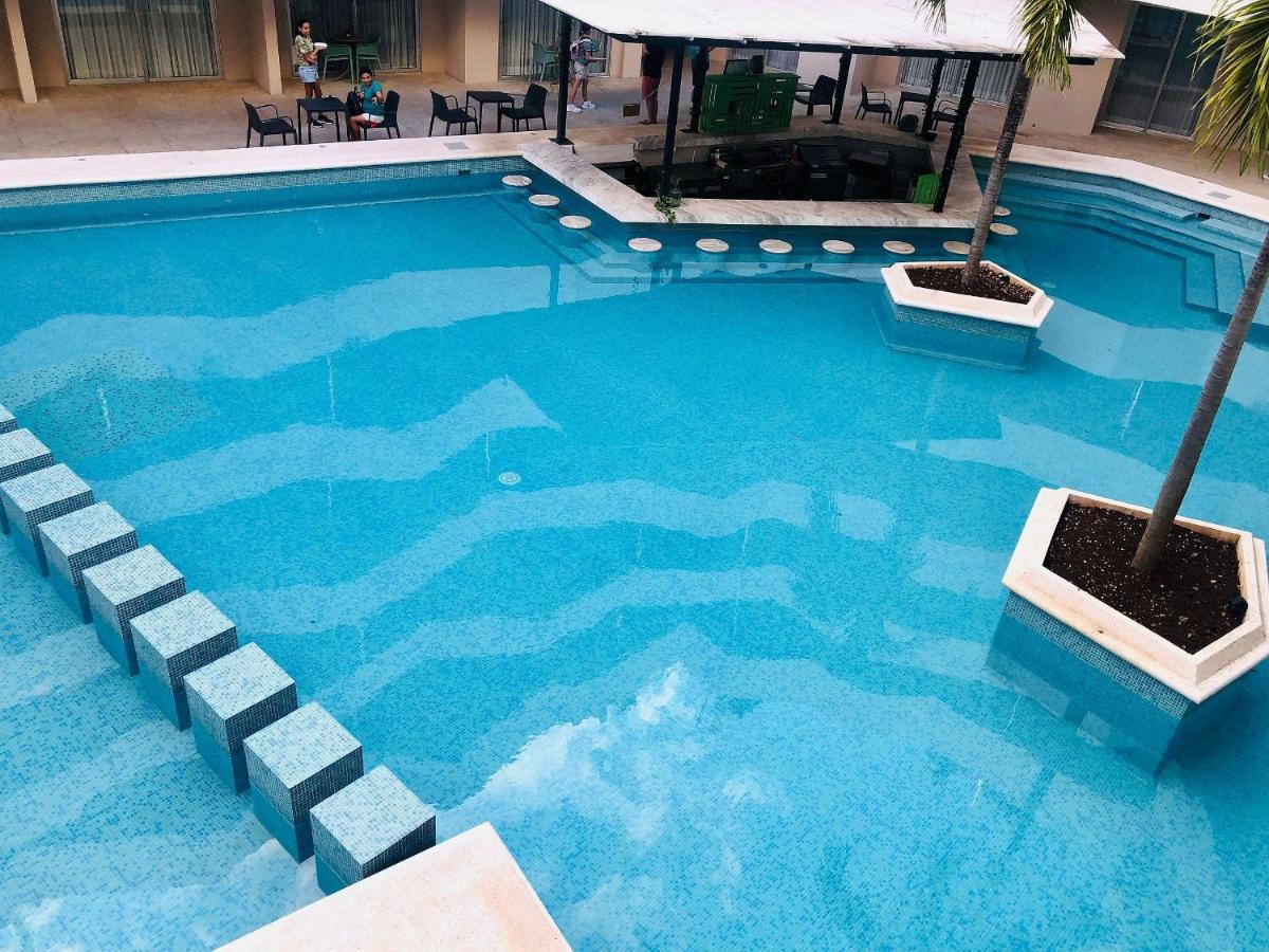 The Gallery In The Heart Of * Playa del Carmen